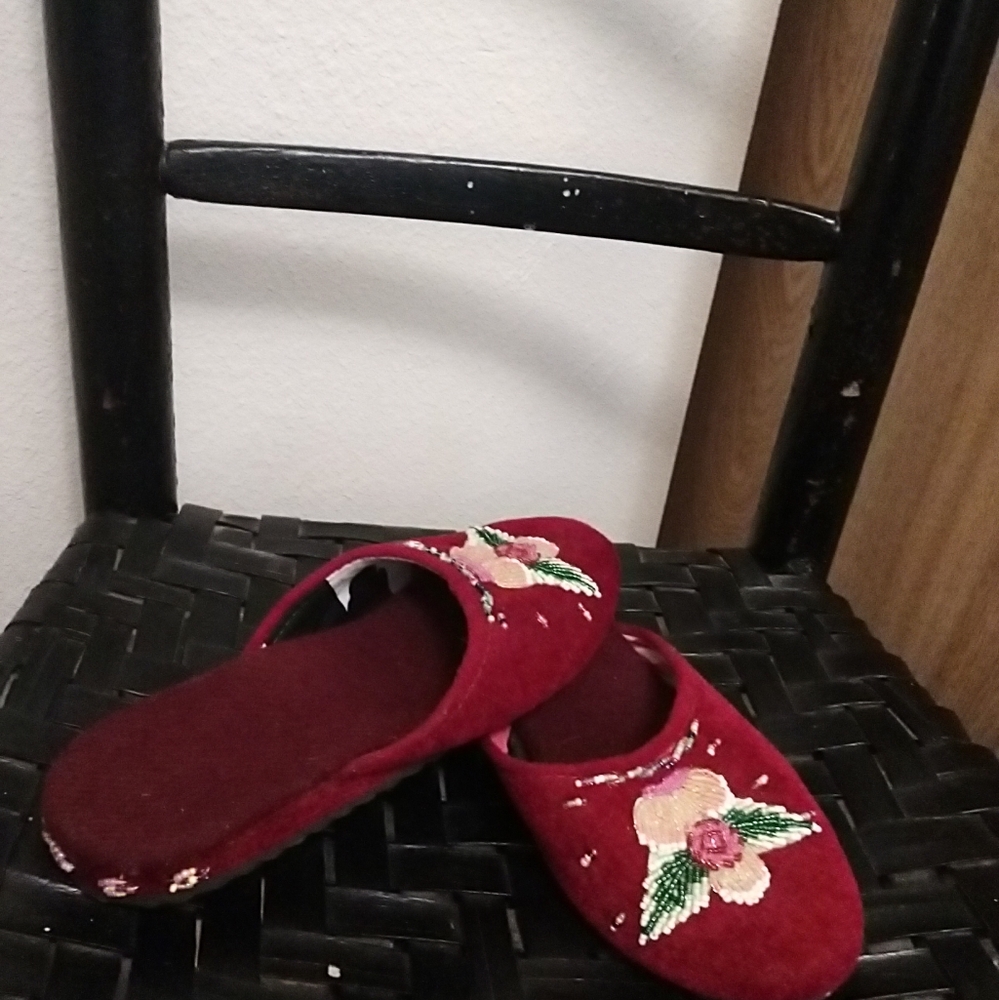 Slippers - Picture 3 of 5